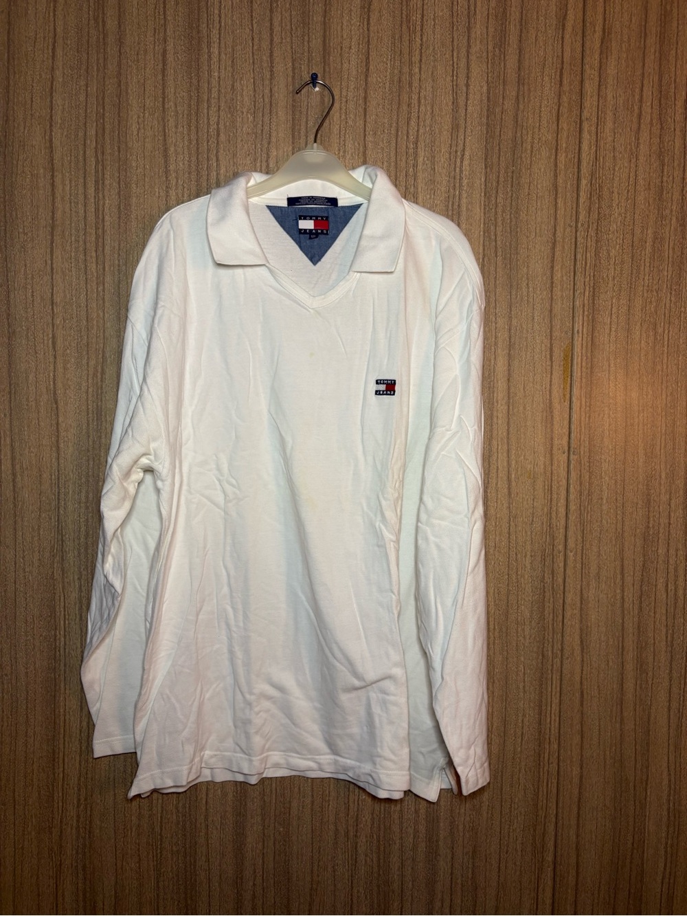Vintage Tommy Hilfiger Men’s White Long-Sleeve Polo with Chest Flag Logo